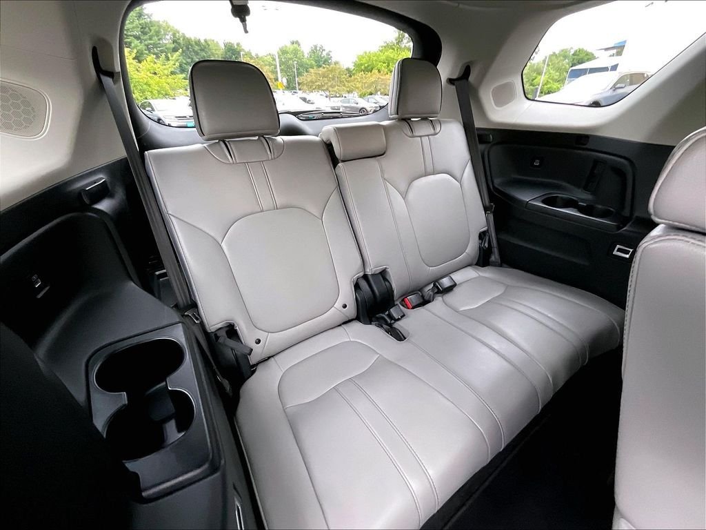 Used 2023 Honda Pilot Elite image 16
