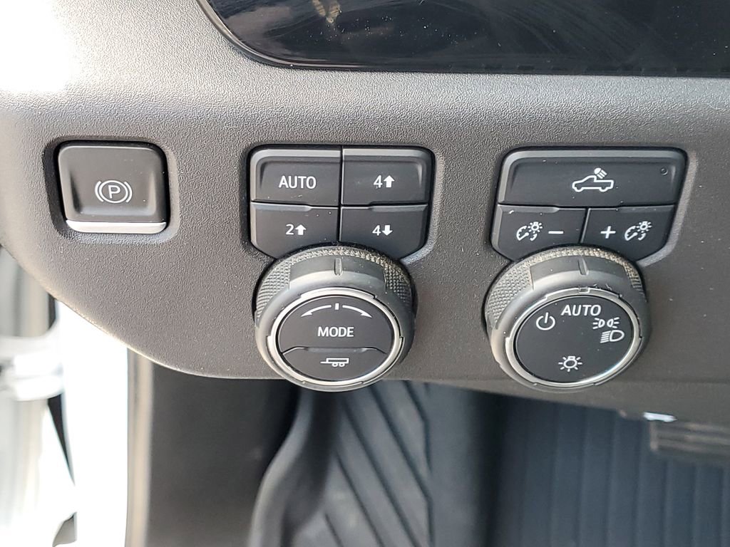 Certified 2024 Chevrolet Silverado 1500 LT AWD/4WD image 22