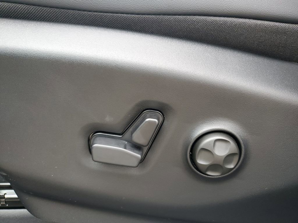 New 2026 Chrysler Voyager LX image 13