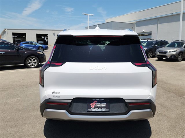 New 2026 Kia EV9 Wind image 4