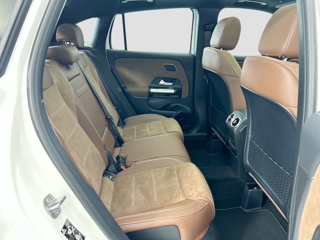 New 2026 Mercedes-Benz GLA 35 AMG 4MATIC image 21