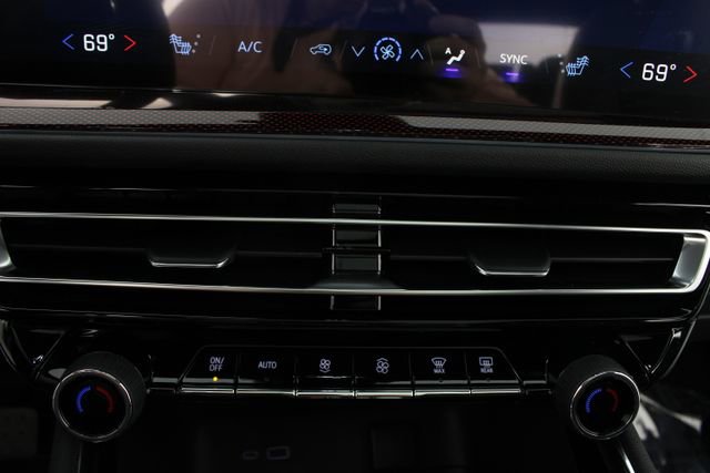 New 2026 Chevrolet Traverse Z71 image 8