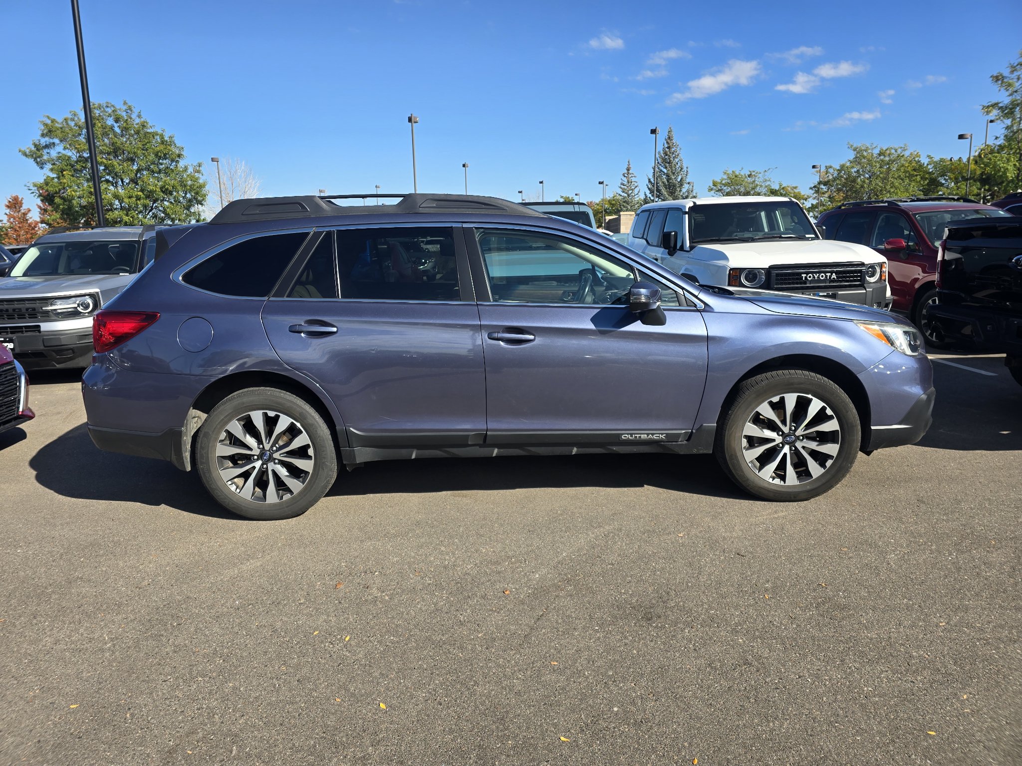 Used 2017 Subaru Outback 2.5i Limited AWD/4WD image 6