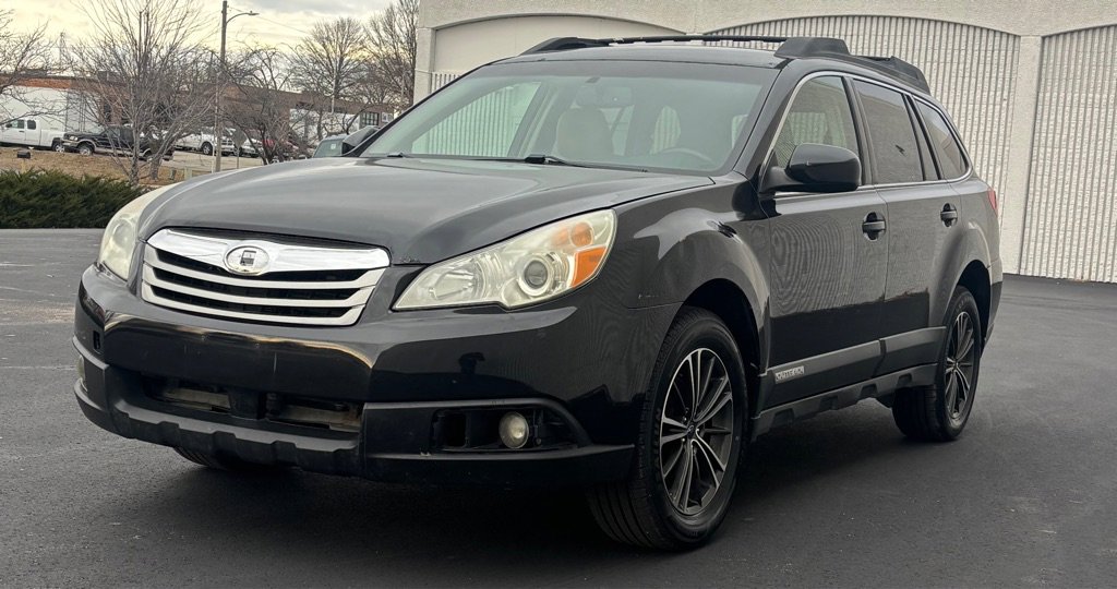 Used 2010 Subaru Outback 2.5i Premium image 2