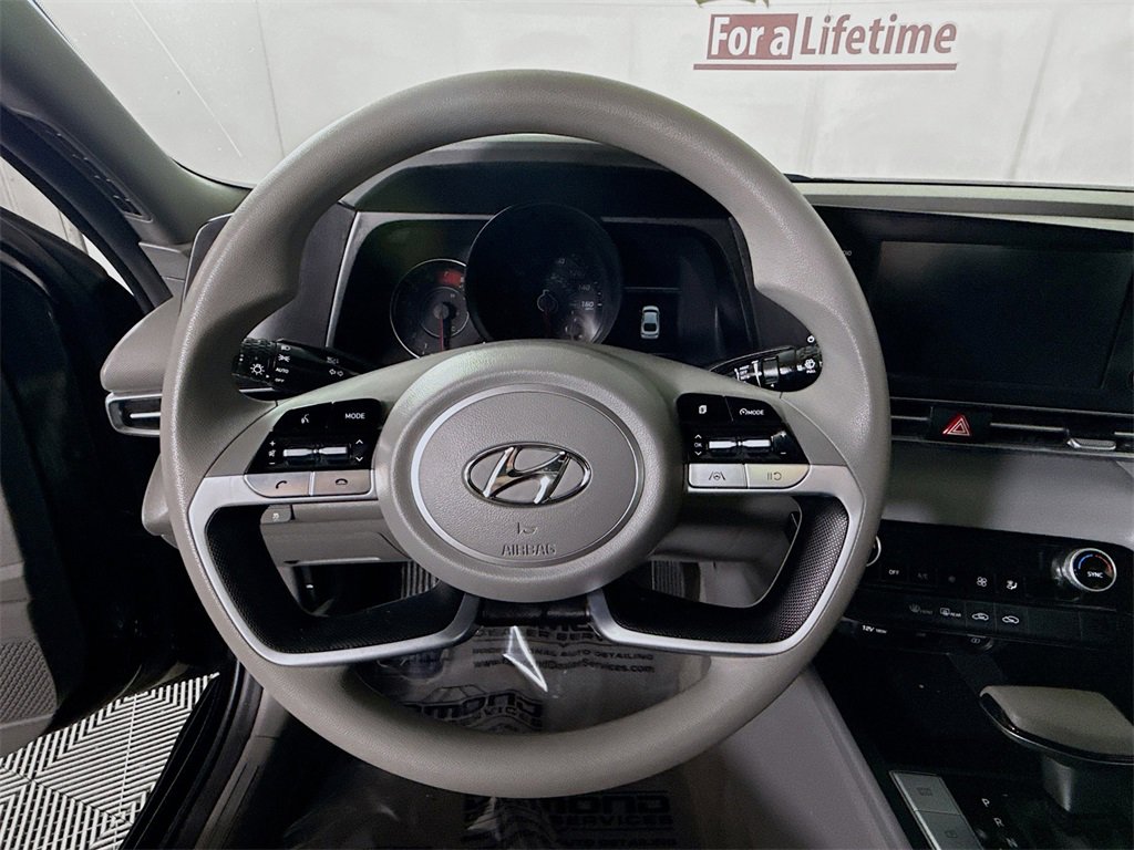 Certified 2022 Hyundai Elantra SEL image 19