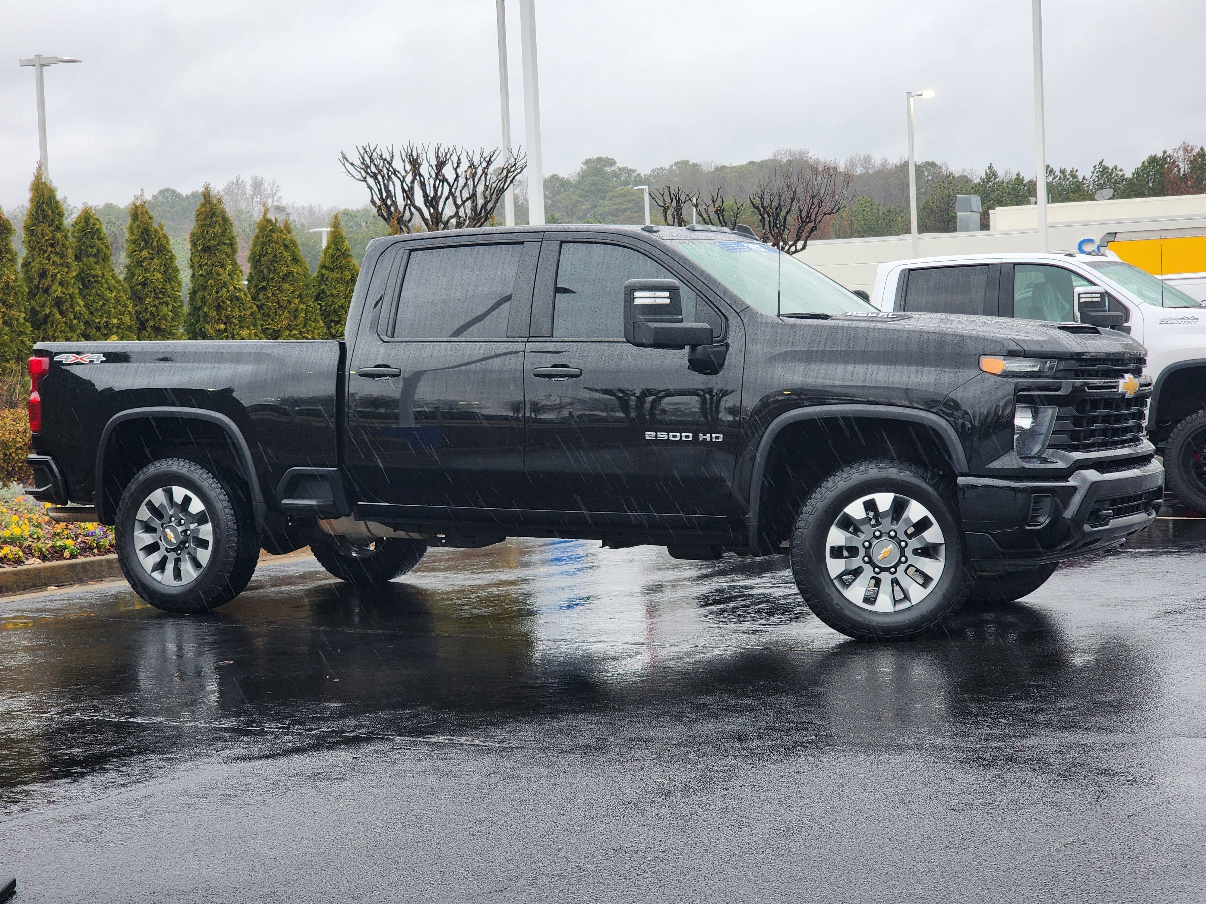 Used 2025 Chevrolet Silverado 2500 Custom w/ Custom Convenience Package image 3