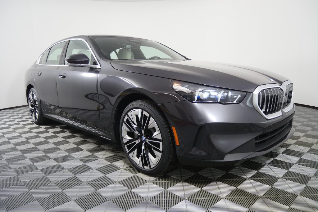 Used 2026 BMW 530i RWD image 8