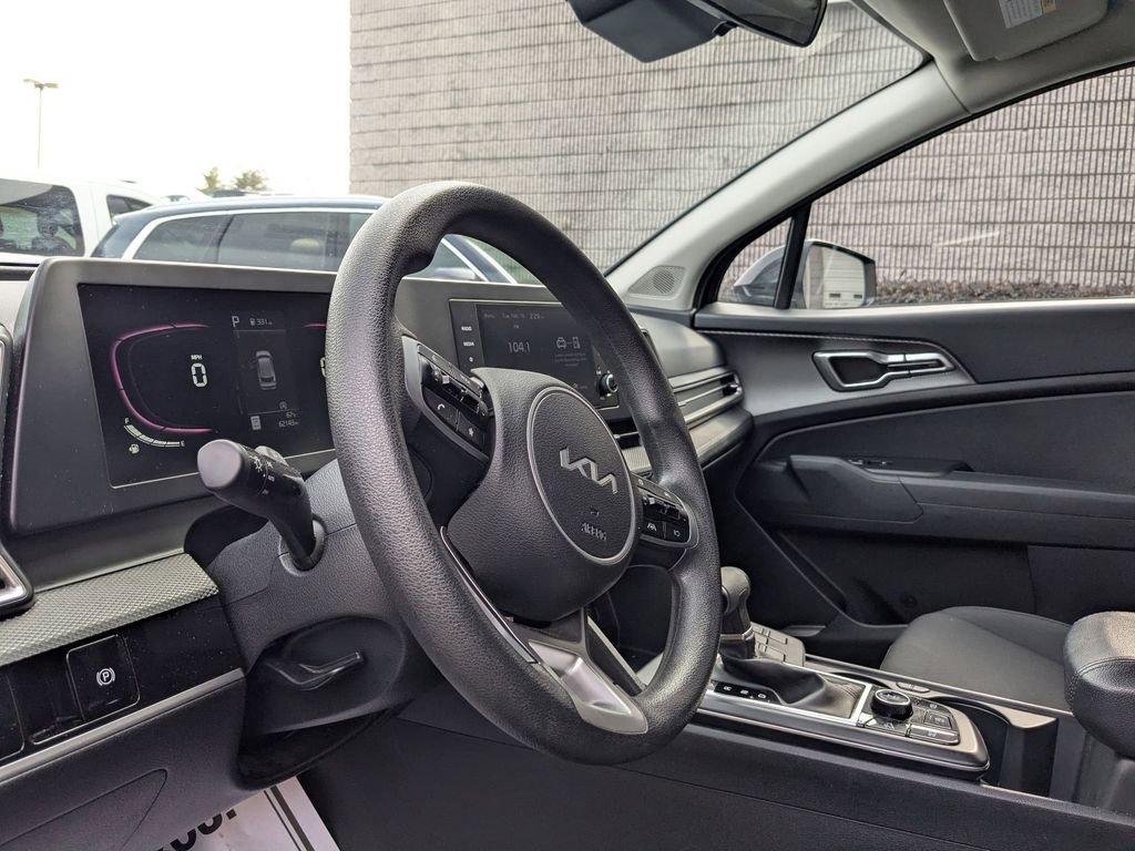 Used 2024 Kia Sportage LX image 11