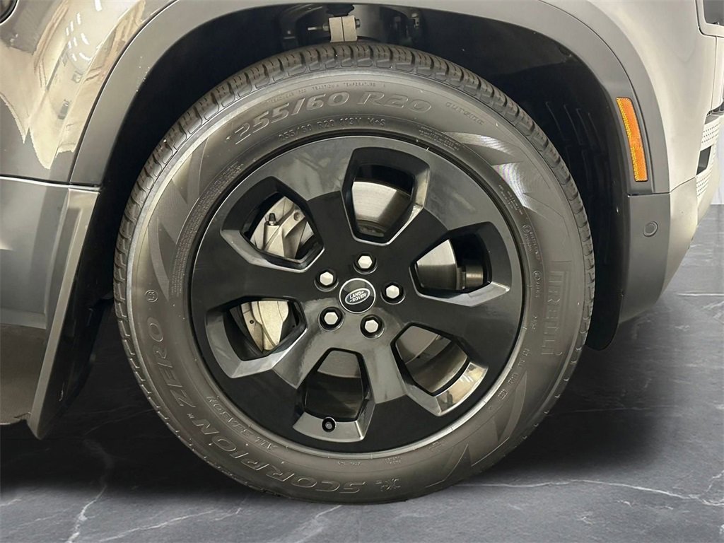 Used 2024 Land Rover Defender 130 S image 33