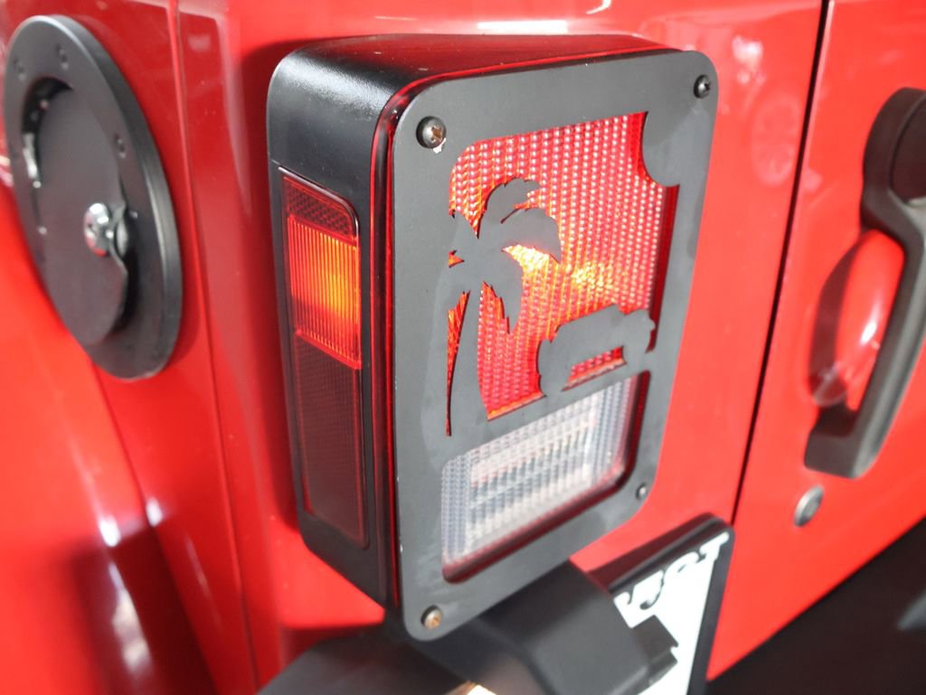 Used 2015 Jeep Wrangler Unlimited Sahara image 26