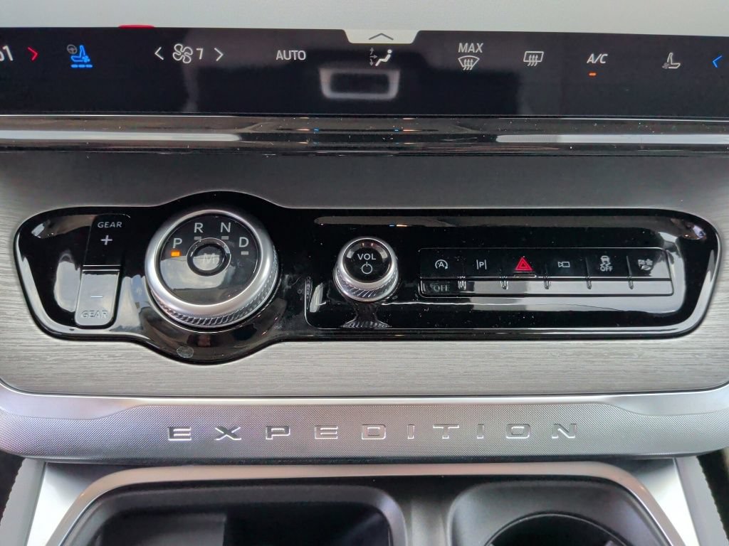 New 2027 Ford Expedition Platinum w/ Driver's Package RWD image 32