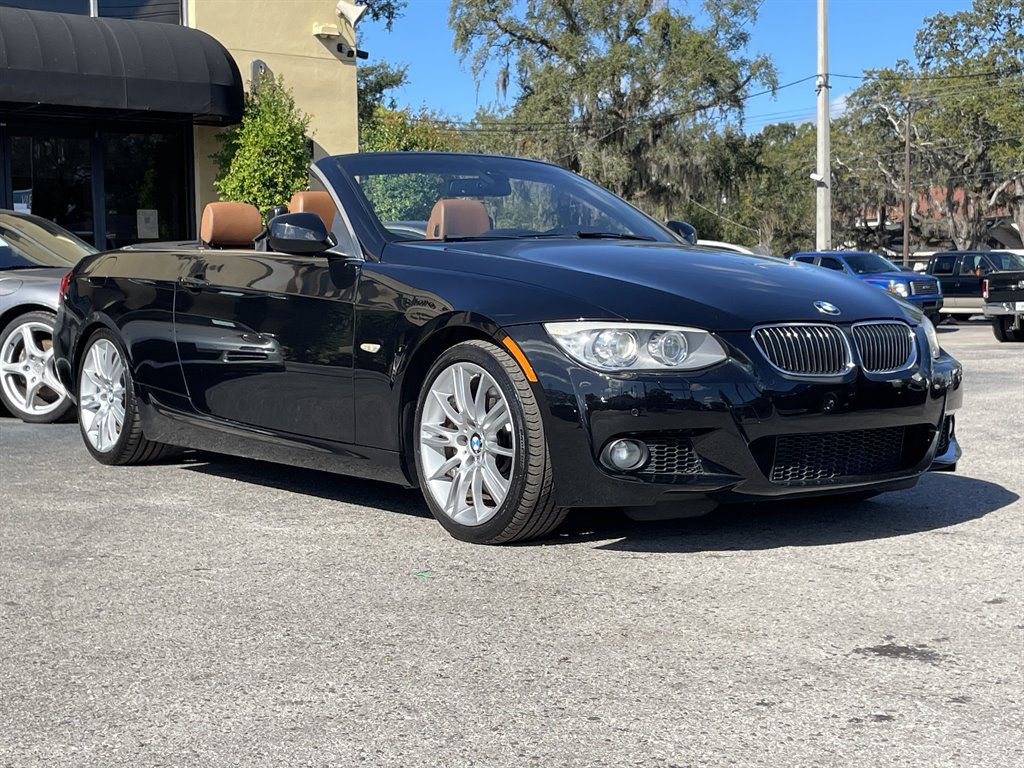 Used 2013 BMW 335i Convertible image 18