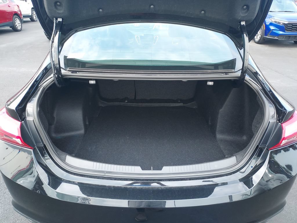 Used 2023 Chevrolet Malibu LT w/ Redline Edition FWD image 9