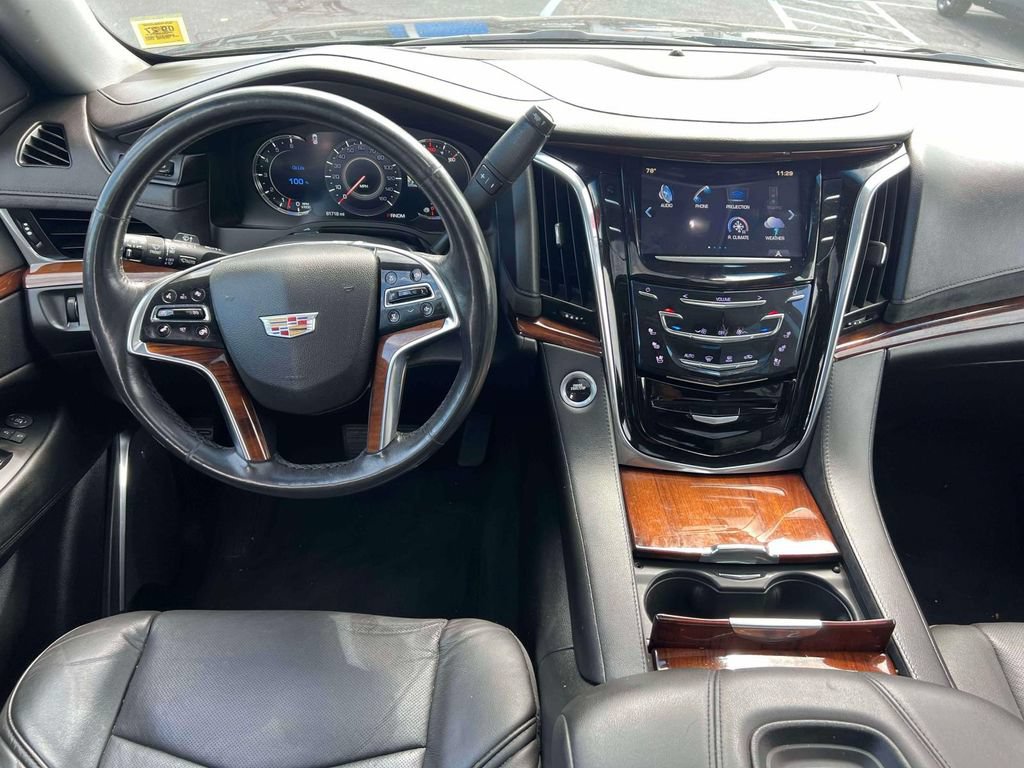 Used 2016 Cadillac Escalade Luxury AWD/4WD image 14