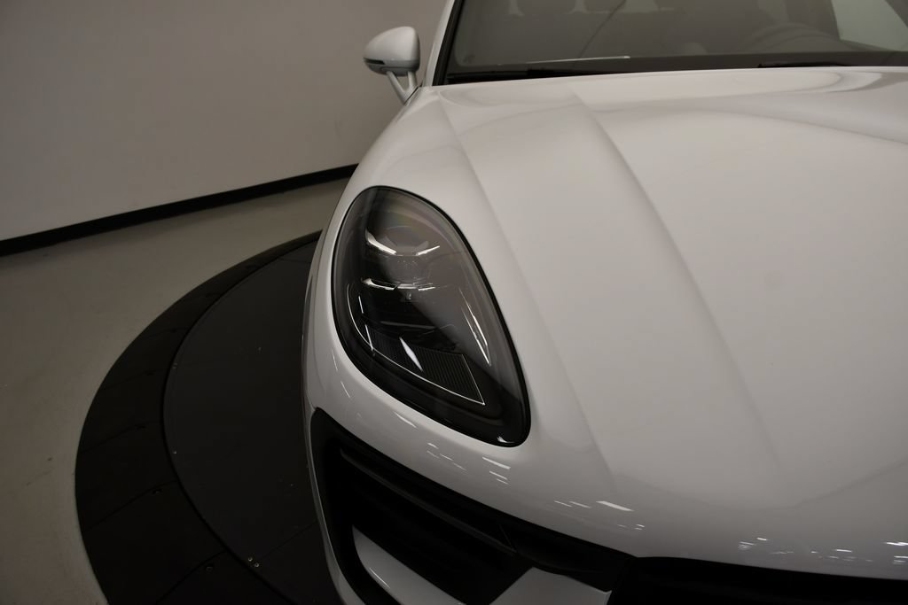 Certified 2026 Porsche Macan Turbo AWD/4WD image 14