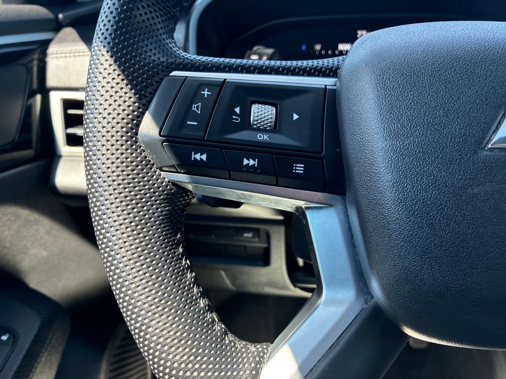 Used 2023 Mitsubishi Outlander SE AWD/4WD image 23