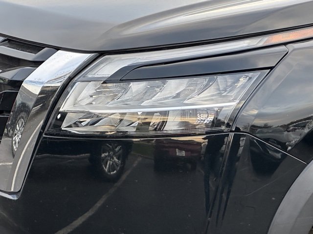 Used 2022 Nissan Pathfinder SV image 9