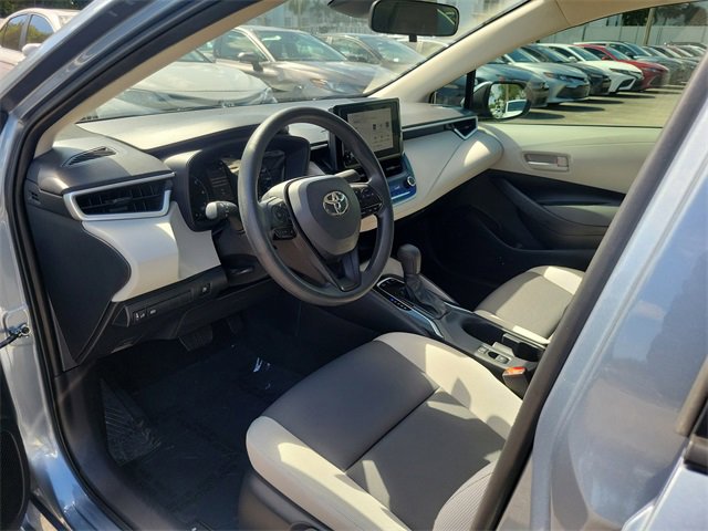 Used 2025 Toyota Corolla LE image 9