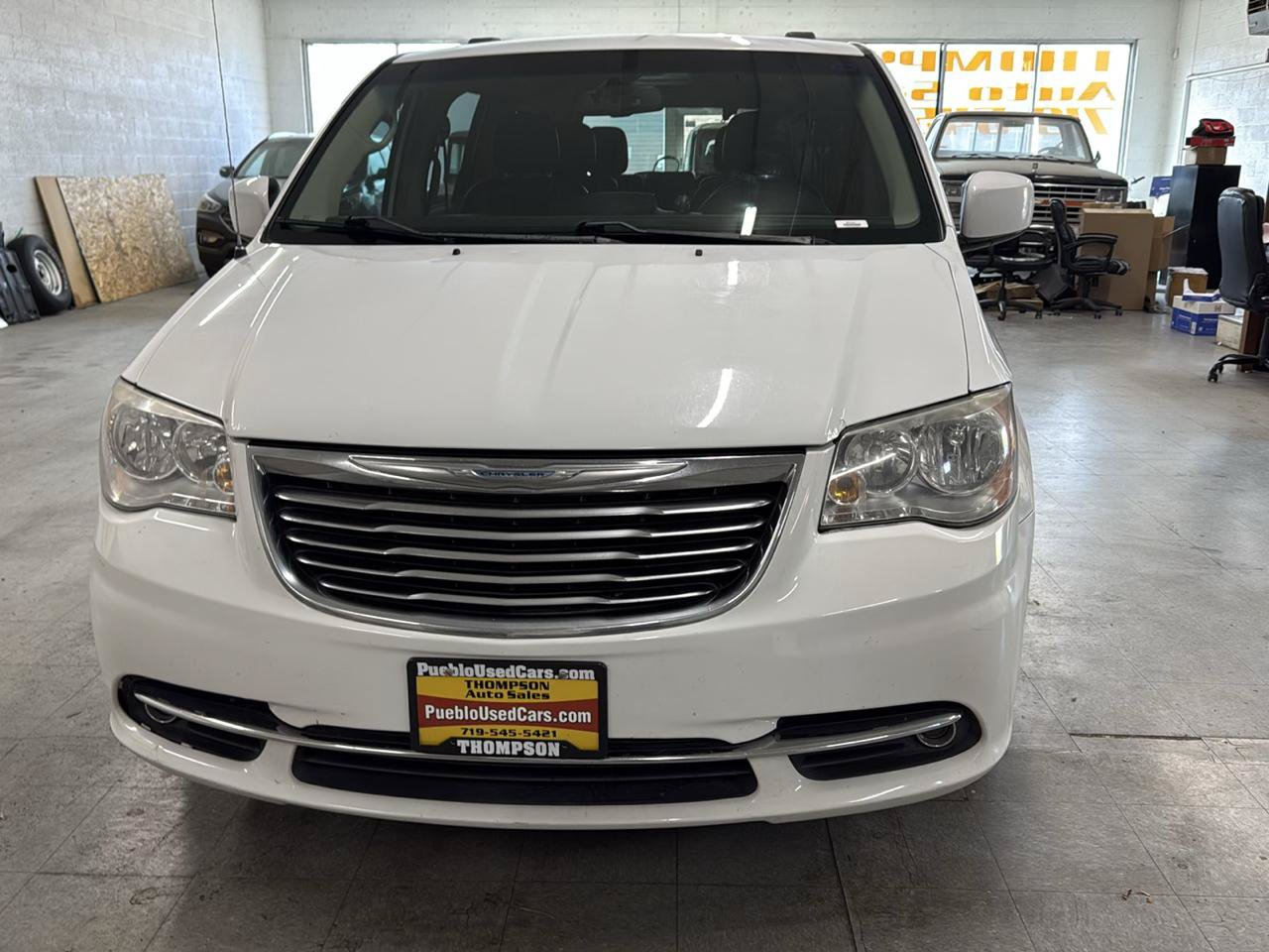 Used 2015 Chrysler Town & Country Touring FWD image 94
