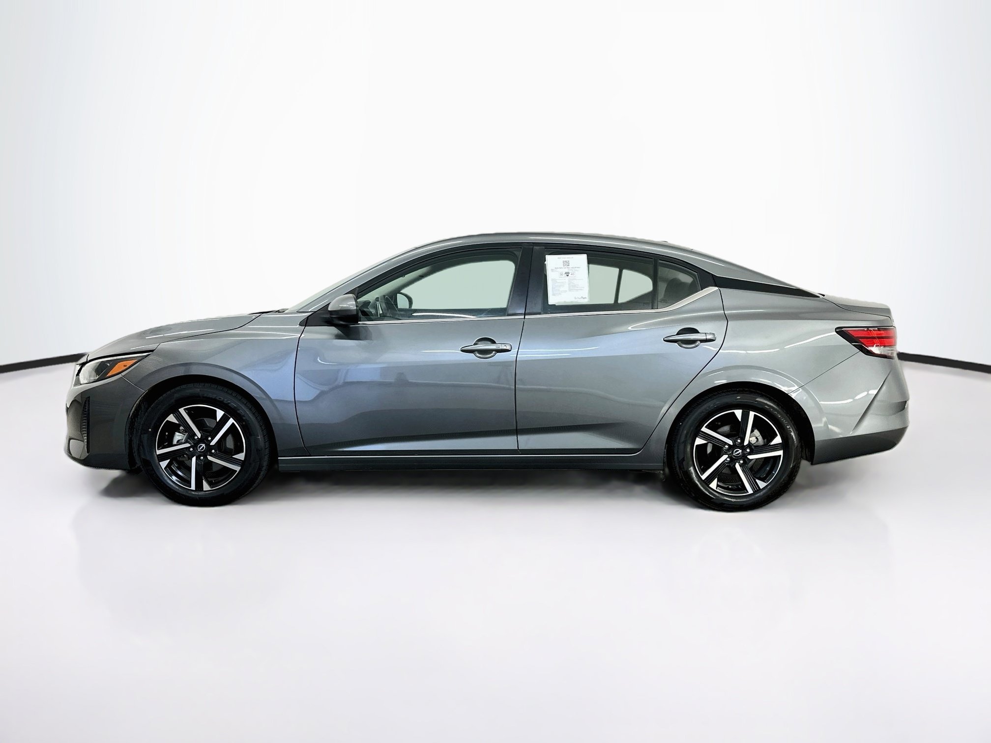 Used 2025 Nissan Sentra SV FWD image 4