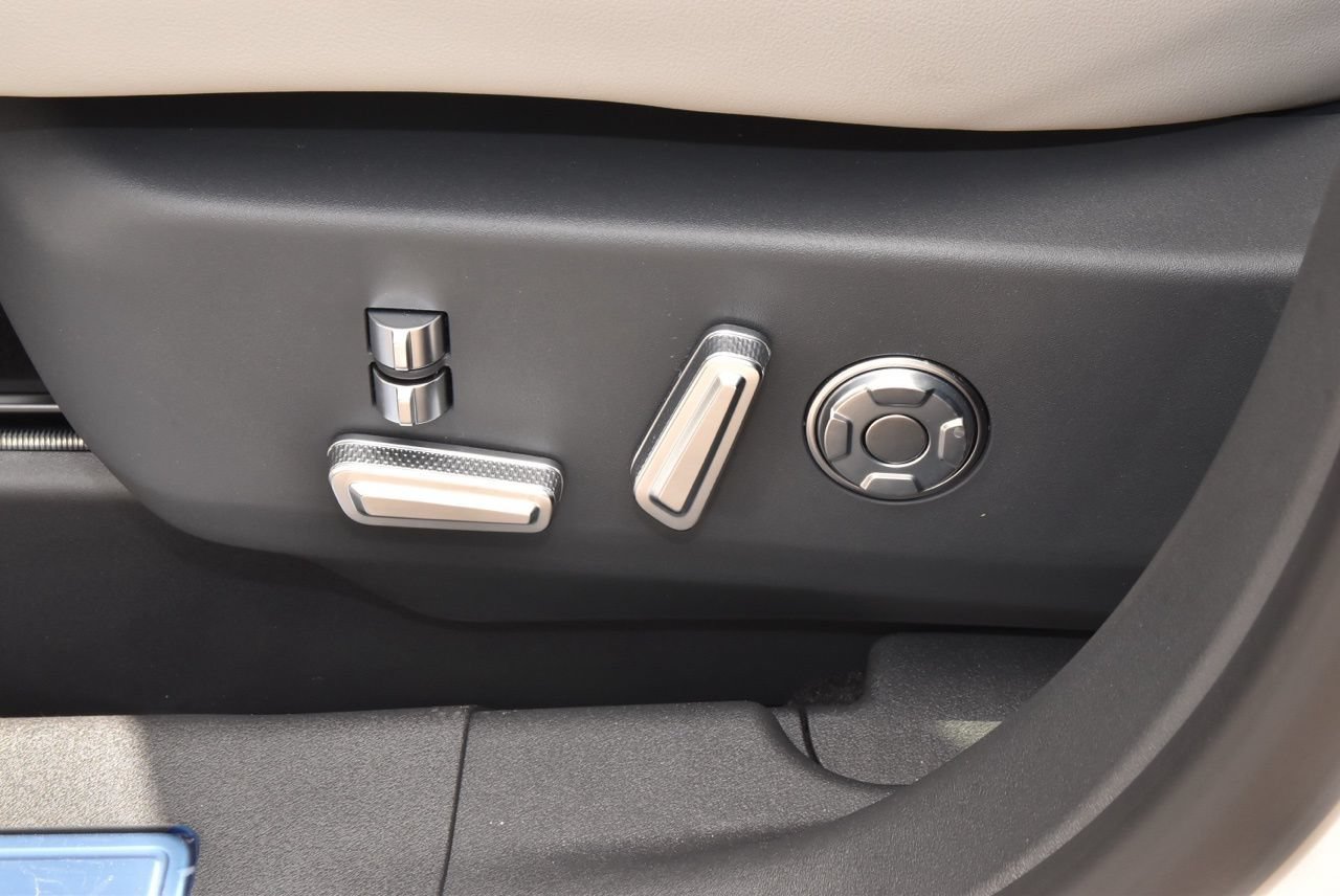 New 2026 Lincoln Nautilus Reserve AWD/4WD image 43