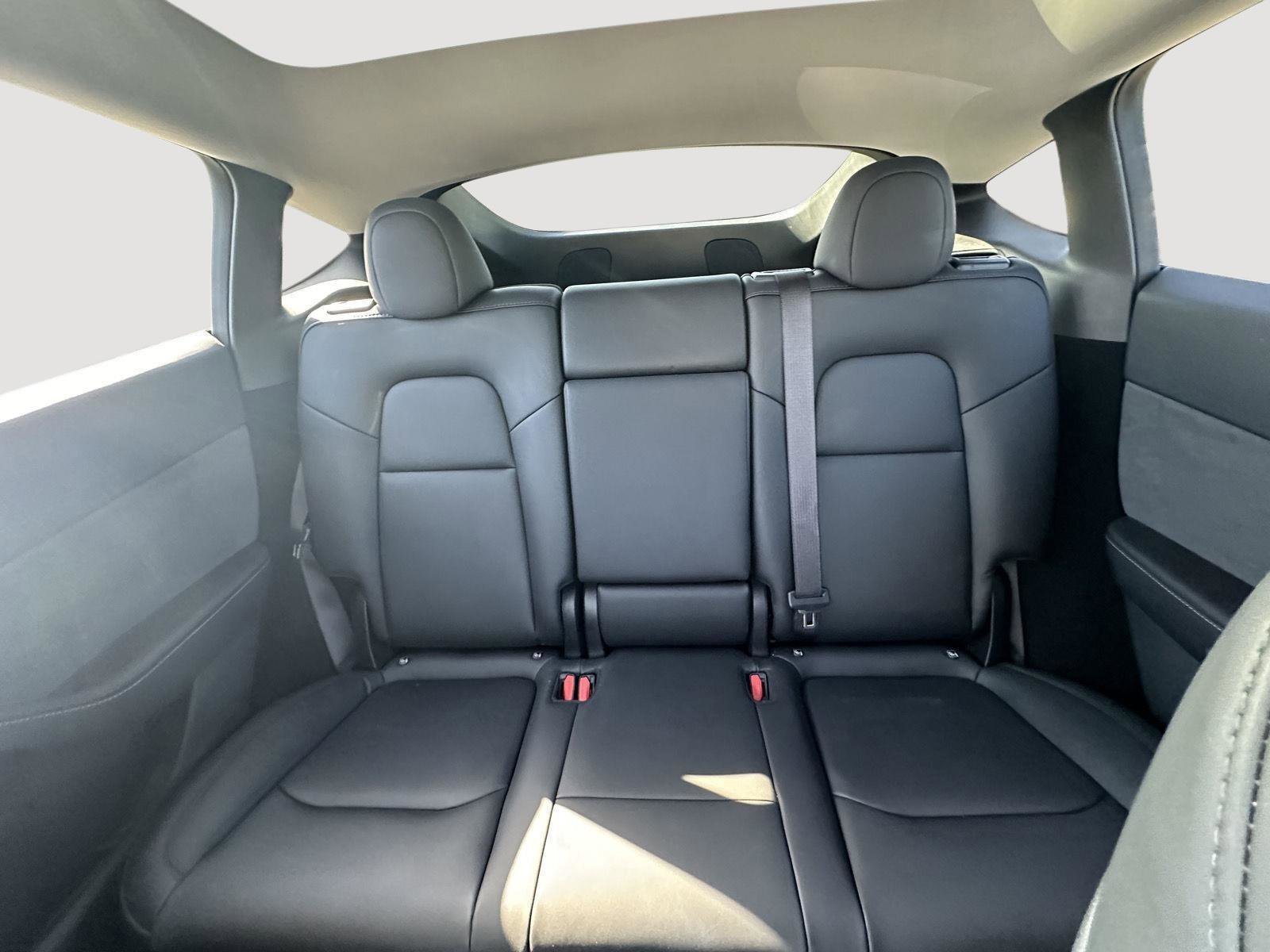 Used 2024 Tesla Model Y Performance image 12