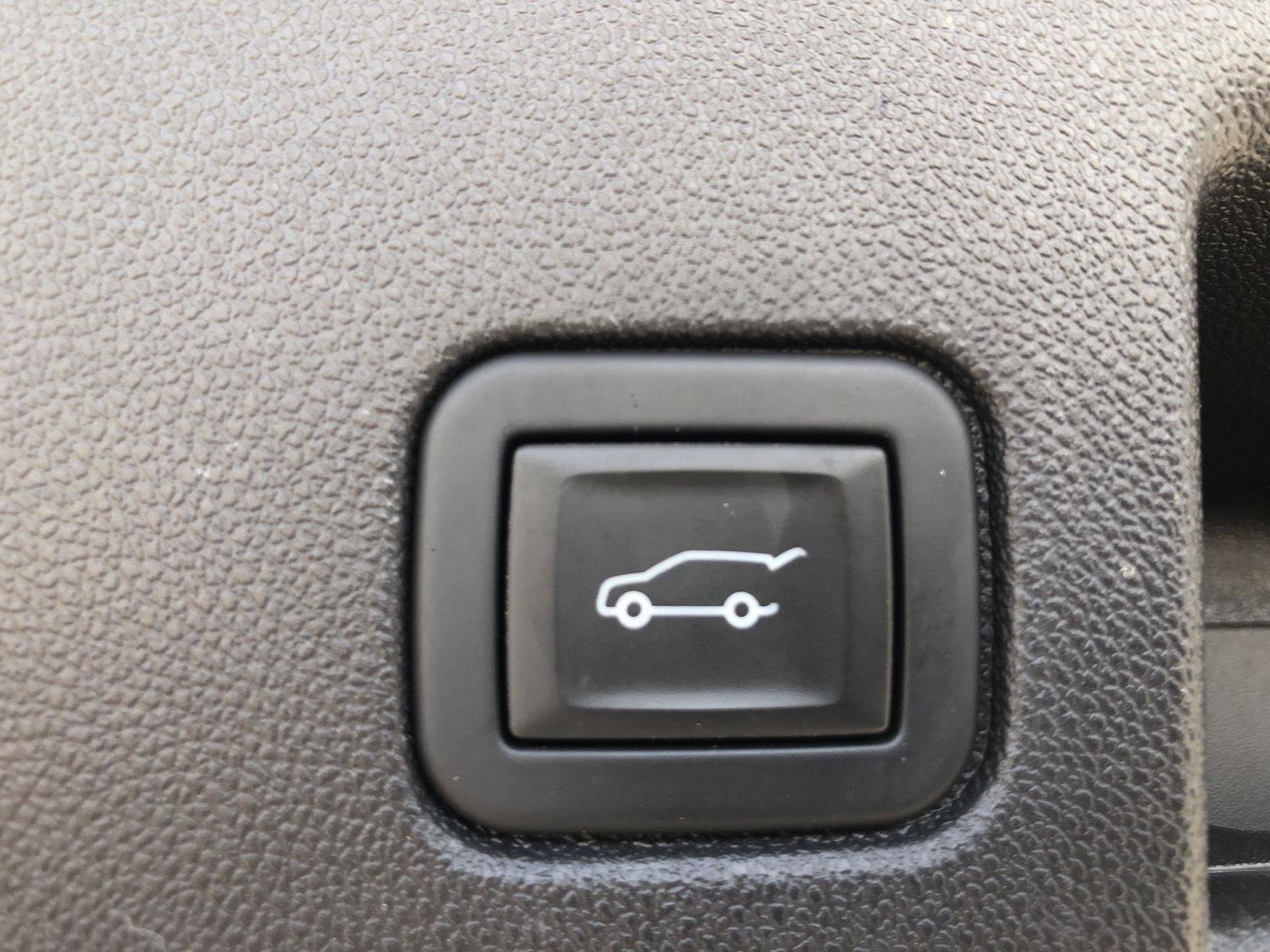 Used 2024 Chevrolet Equinox LT w/ Driver Convenience Package FWD image 7