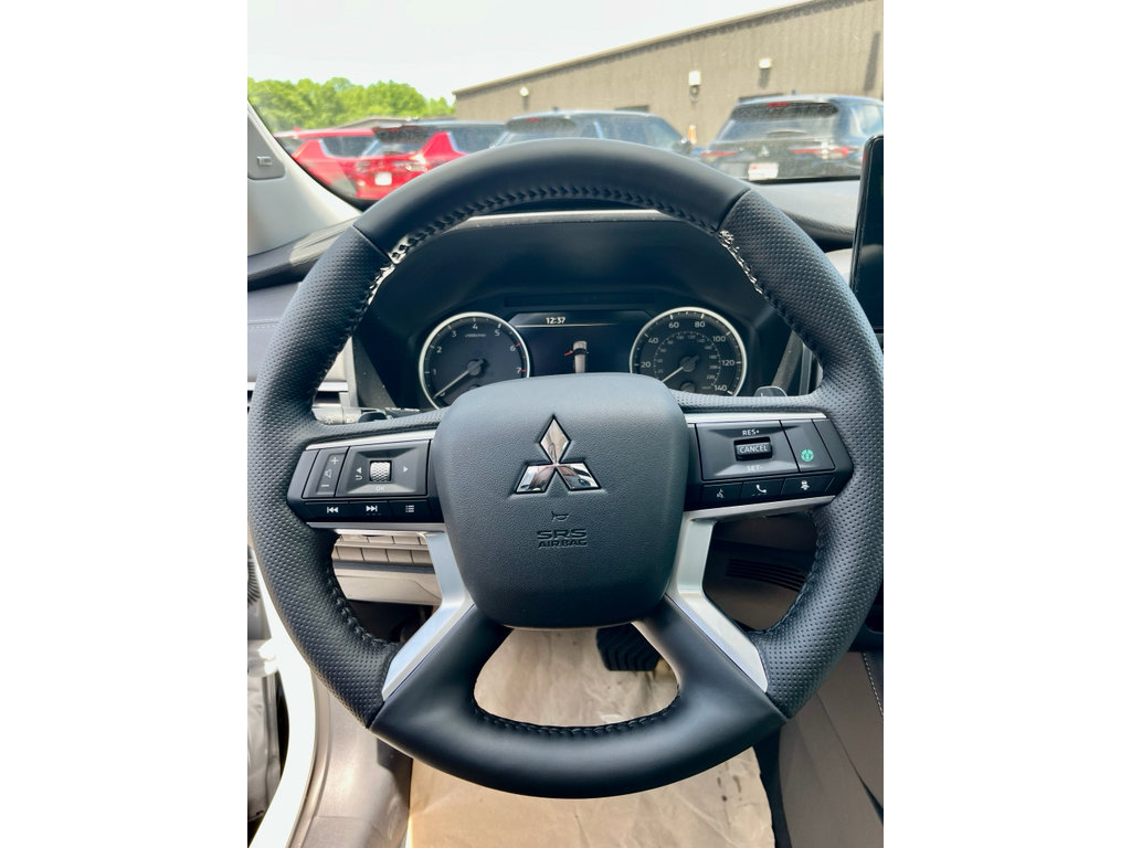 New 2026 Mitsubishi Outlander AWD image 8