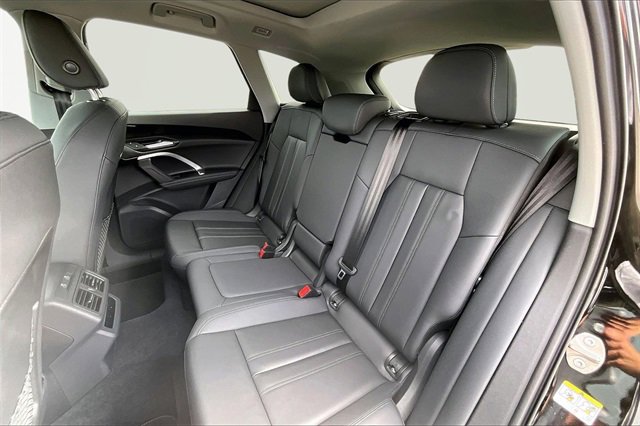 New 2025 Audi Q5 Premium image 12