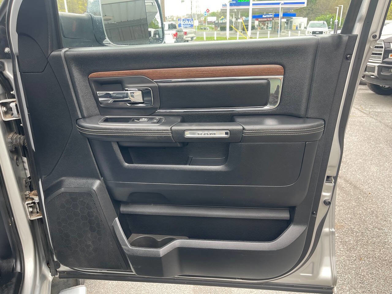Used 2015 RAM 2500 Laramie w/ Protection Group AWD/4WD image 37