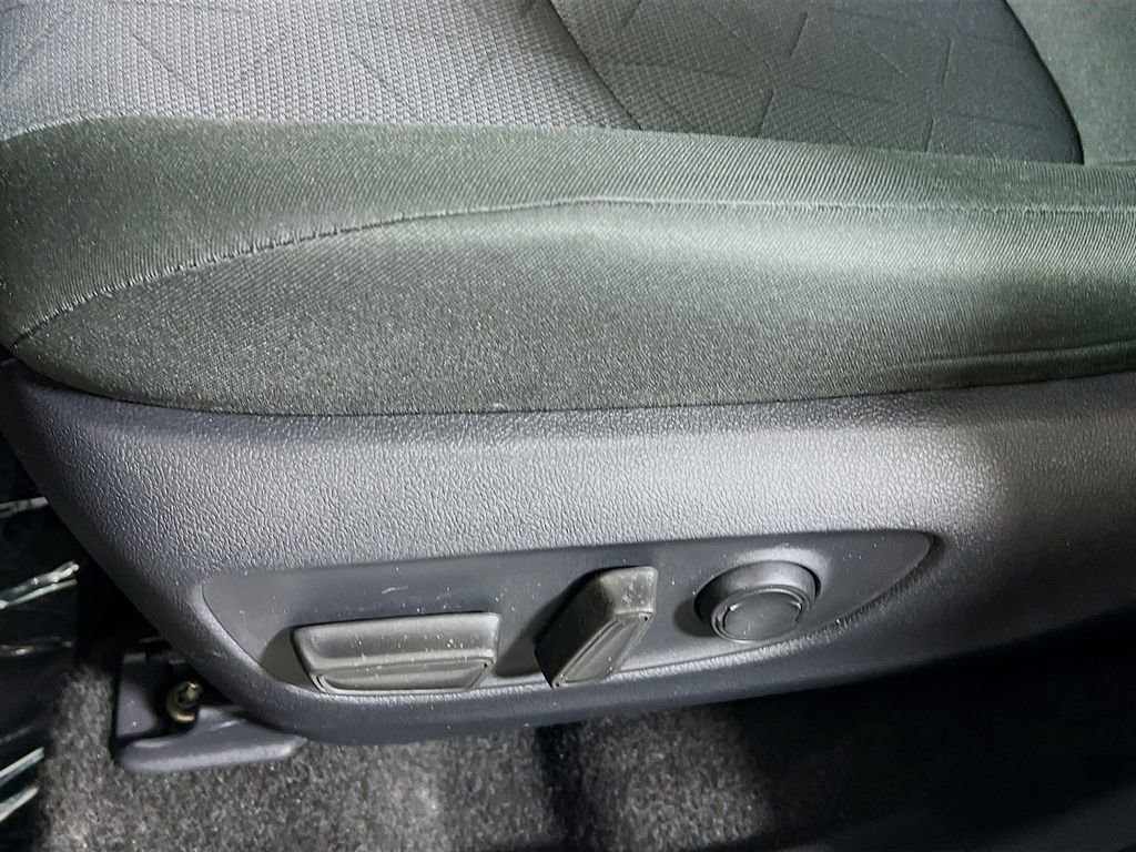 Certified 2025 Toyota RAV4 XLE AWD/4WD image 18