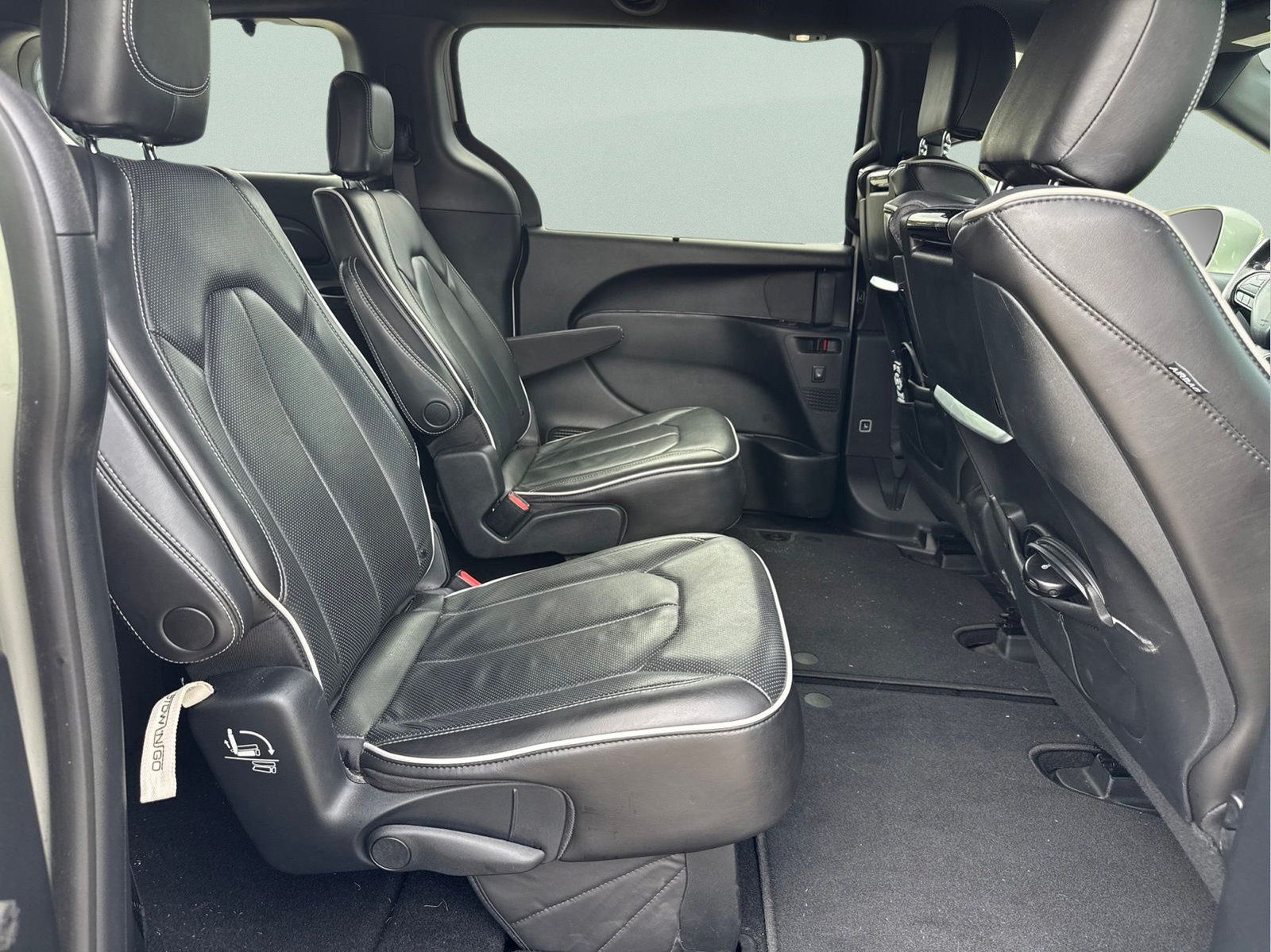 Certified 2020 Chrysler Pacifica Limited FWD image 37