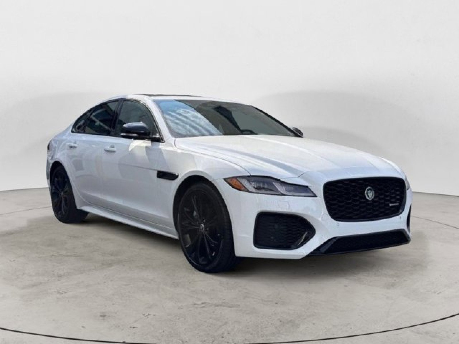 New 2024 Jaguar XF R-Dynamic SE image 8