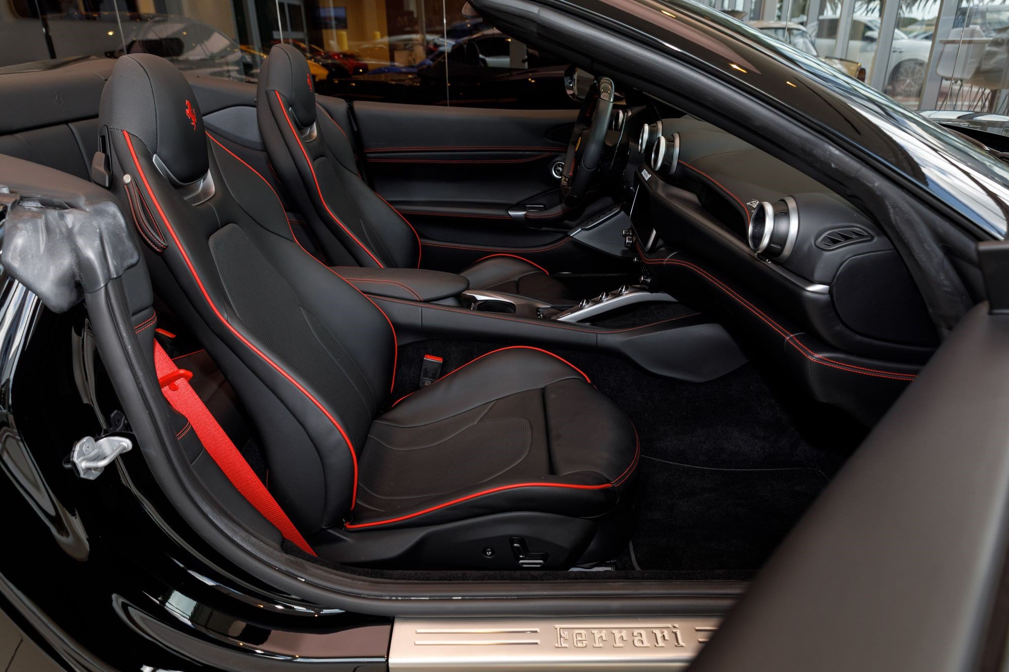 Used 2023 Ferrari Portofino M RWD image 14