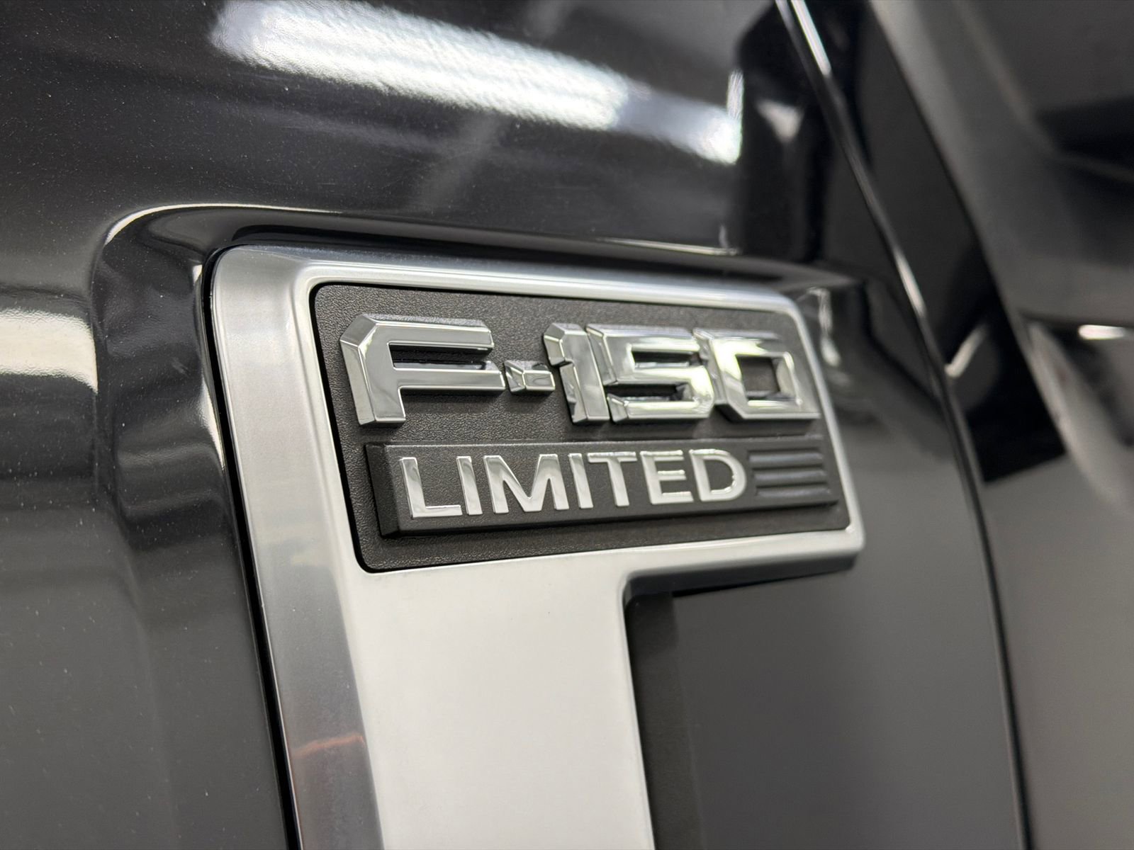 Used 2022 Ford F150 Limited image 14