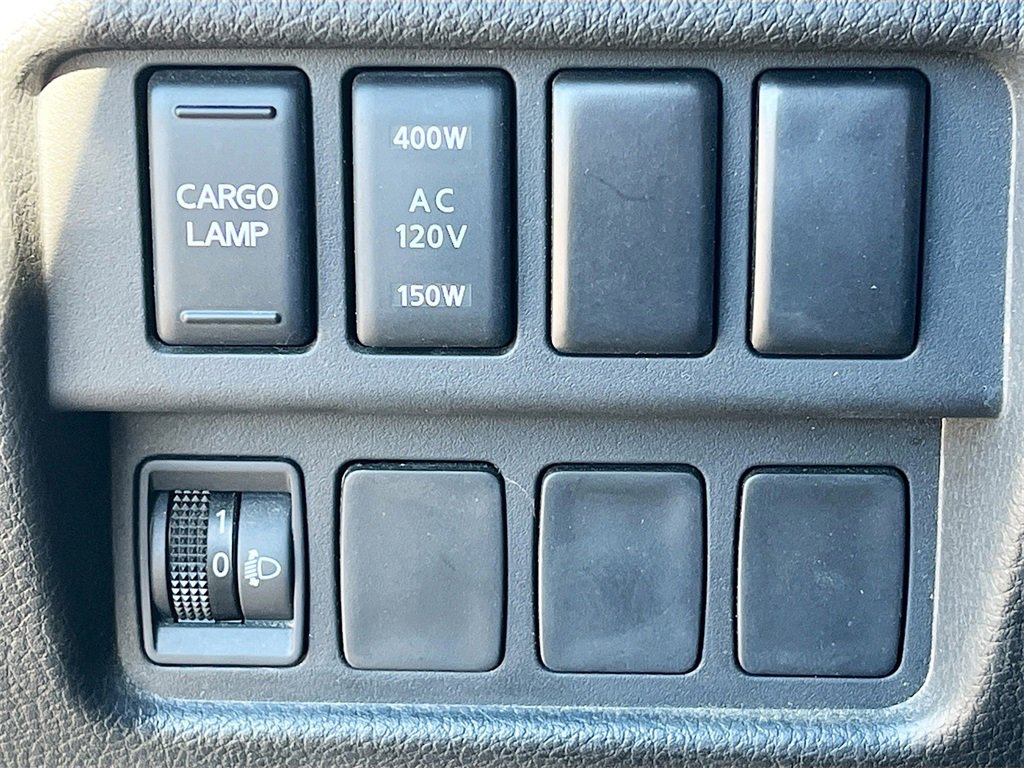 Used 2024 Nissan Titan Platinum Reserve w/ Moonroof Package image 10