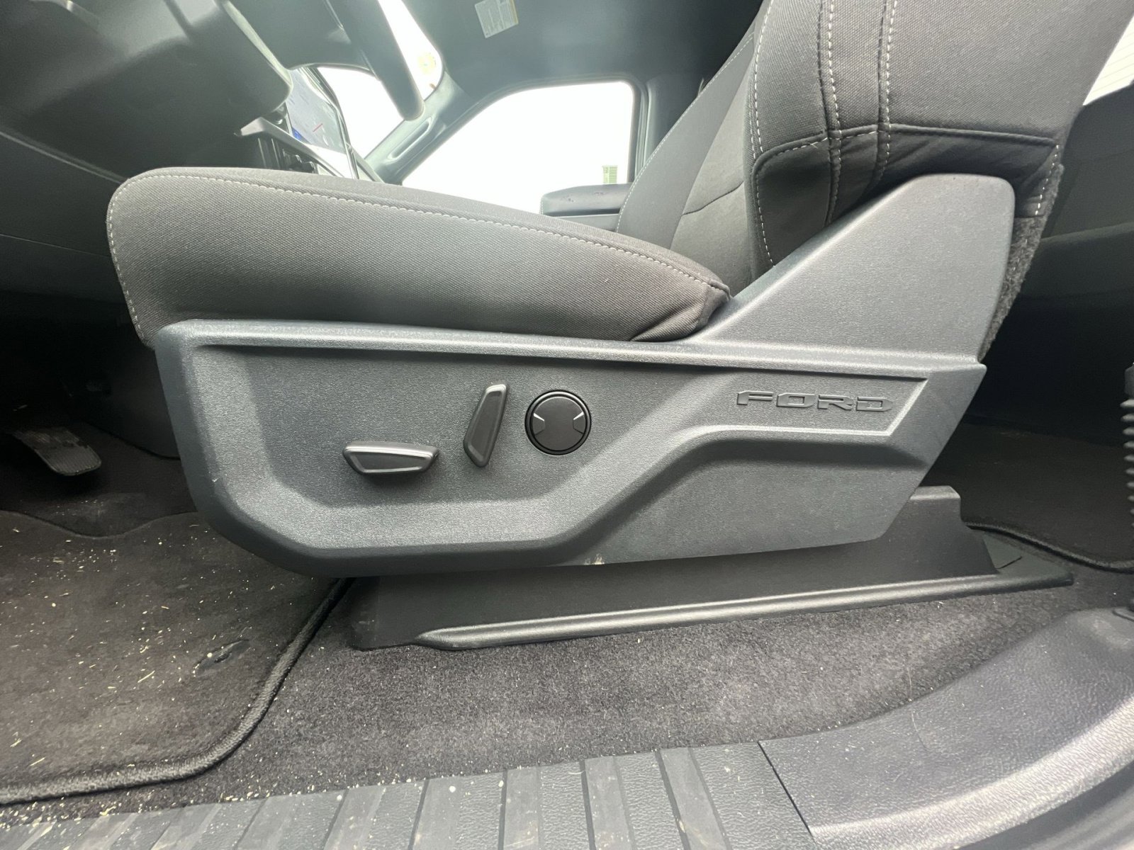 New 2025 Ford F150 XLT w/ Equipment Group 302A MID image 14