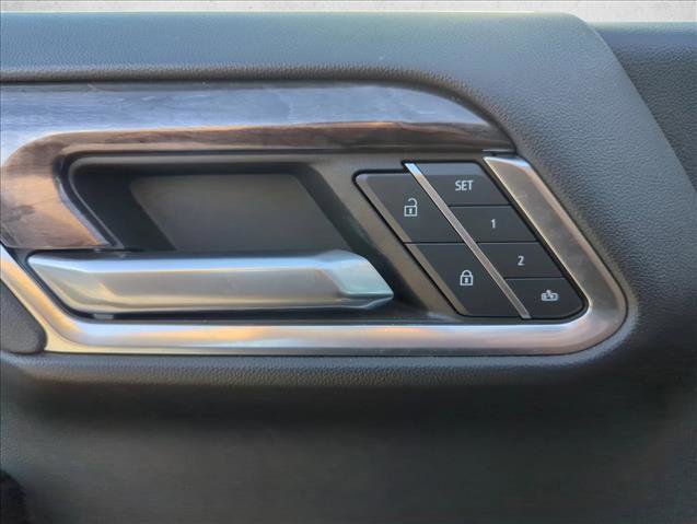 Used 2023 Chevrolet Silverado 1500 LTZ w/ LTZ Premium Package AWD/4WD image 9