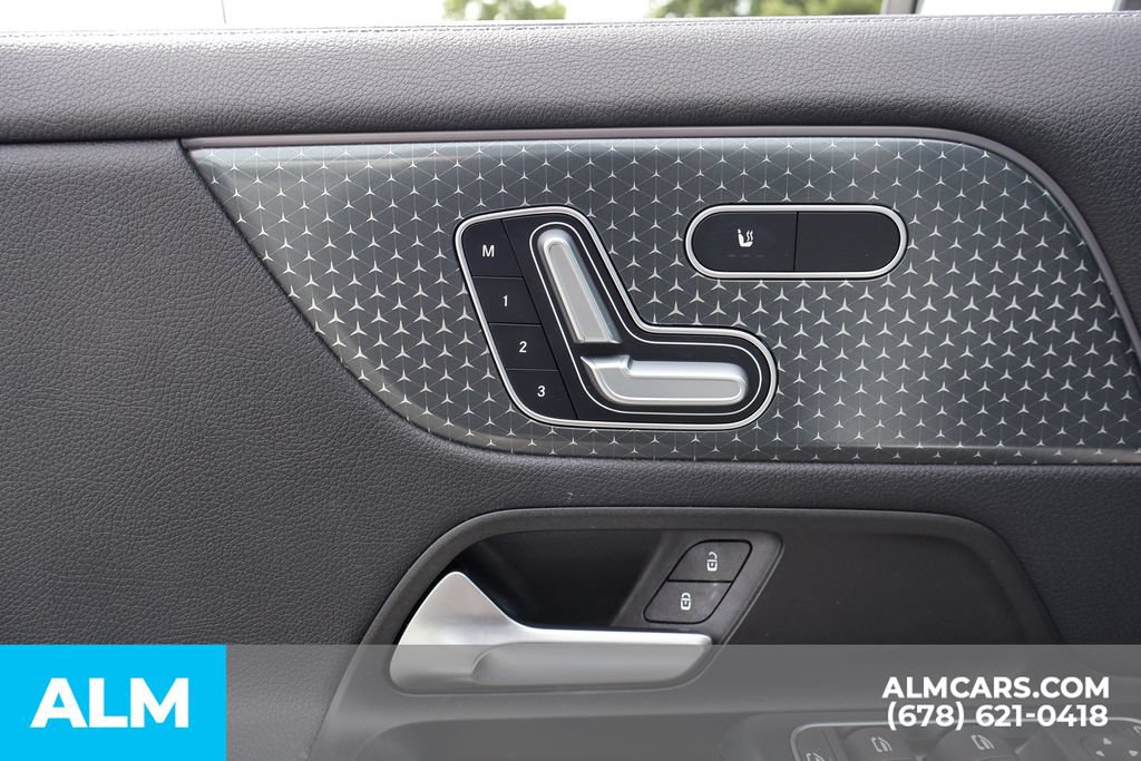 Used 2025 Mercedes-Benz GLA 250 image 12