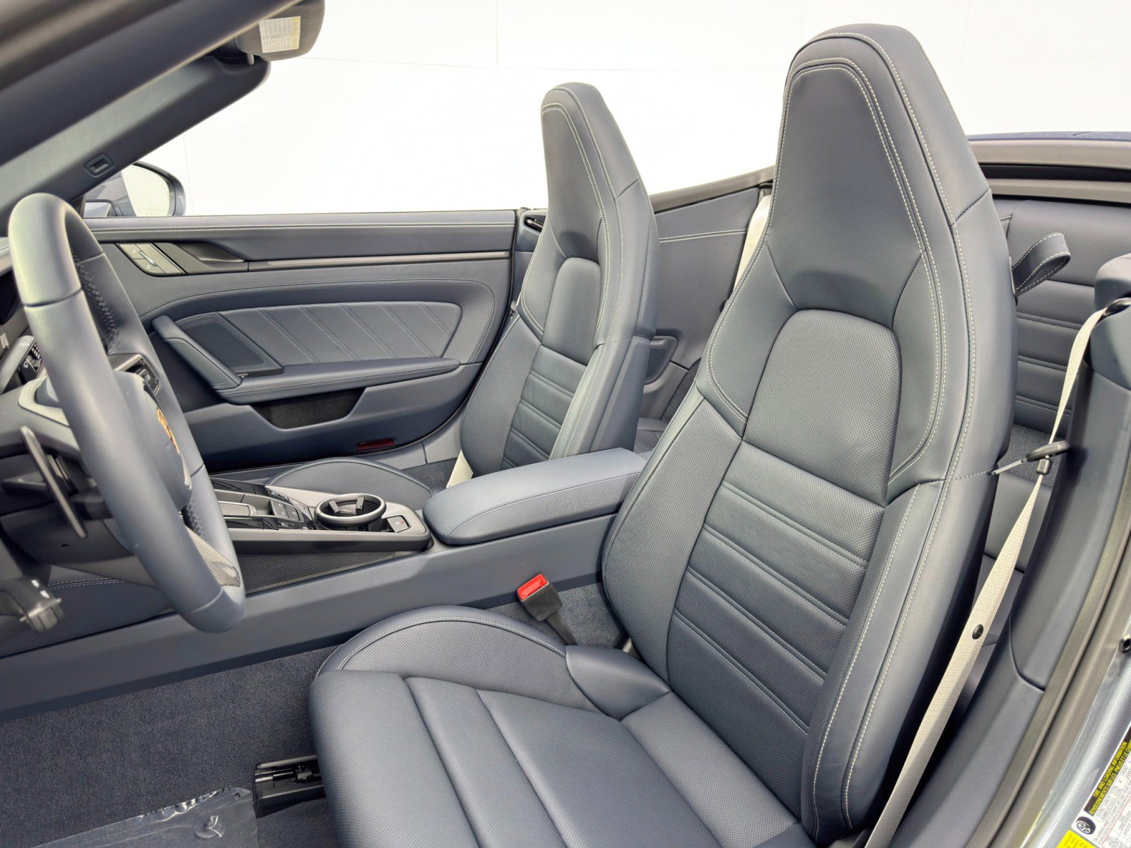 Used 2025 Porsche 911 Carrera image 40