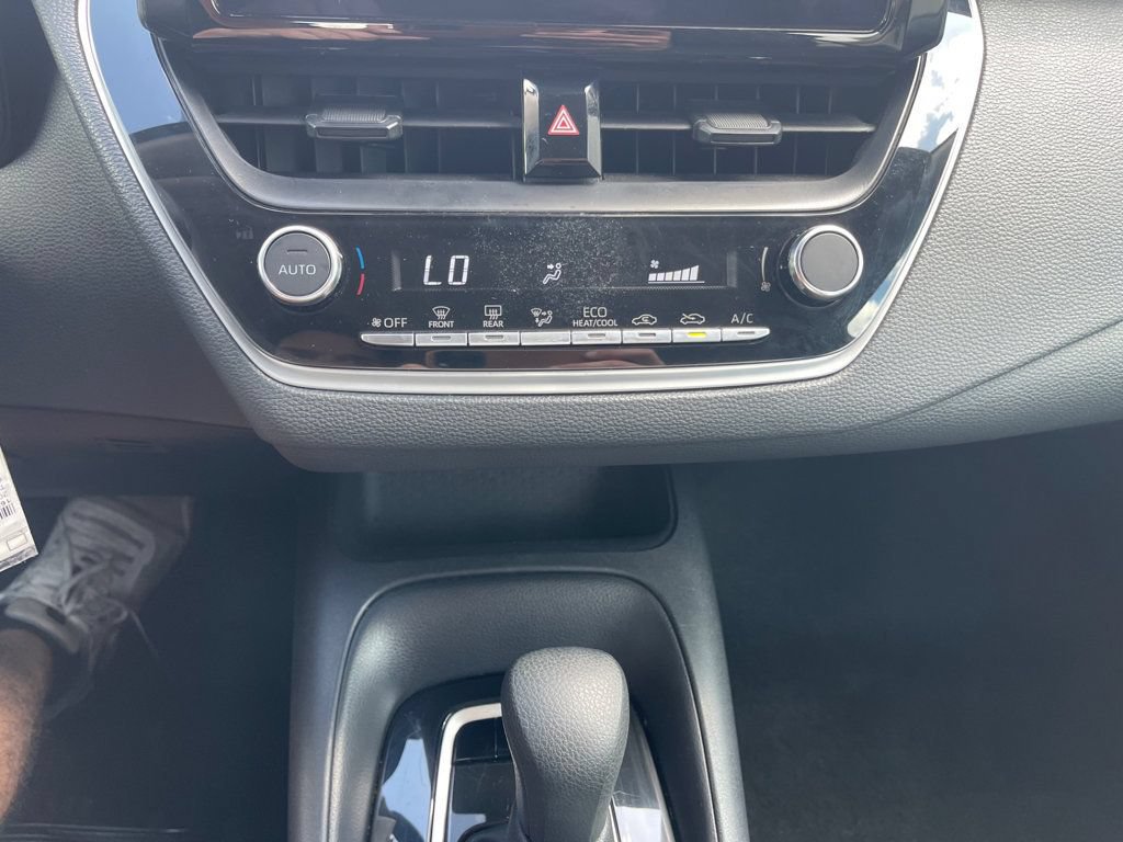 Used 2025 Toyota Corolla LE FWD image 18