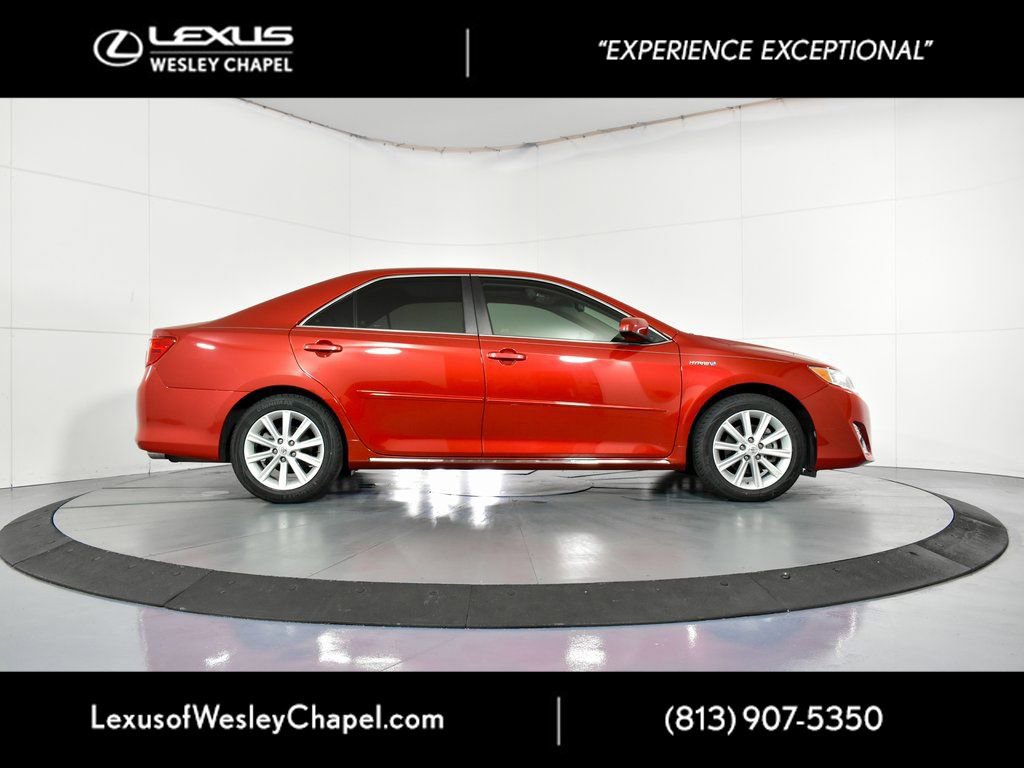 Used 2013 Toyota Camry XLE w/ Convenience Pkg image 4