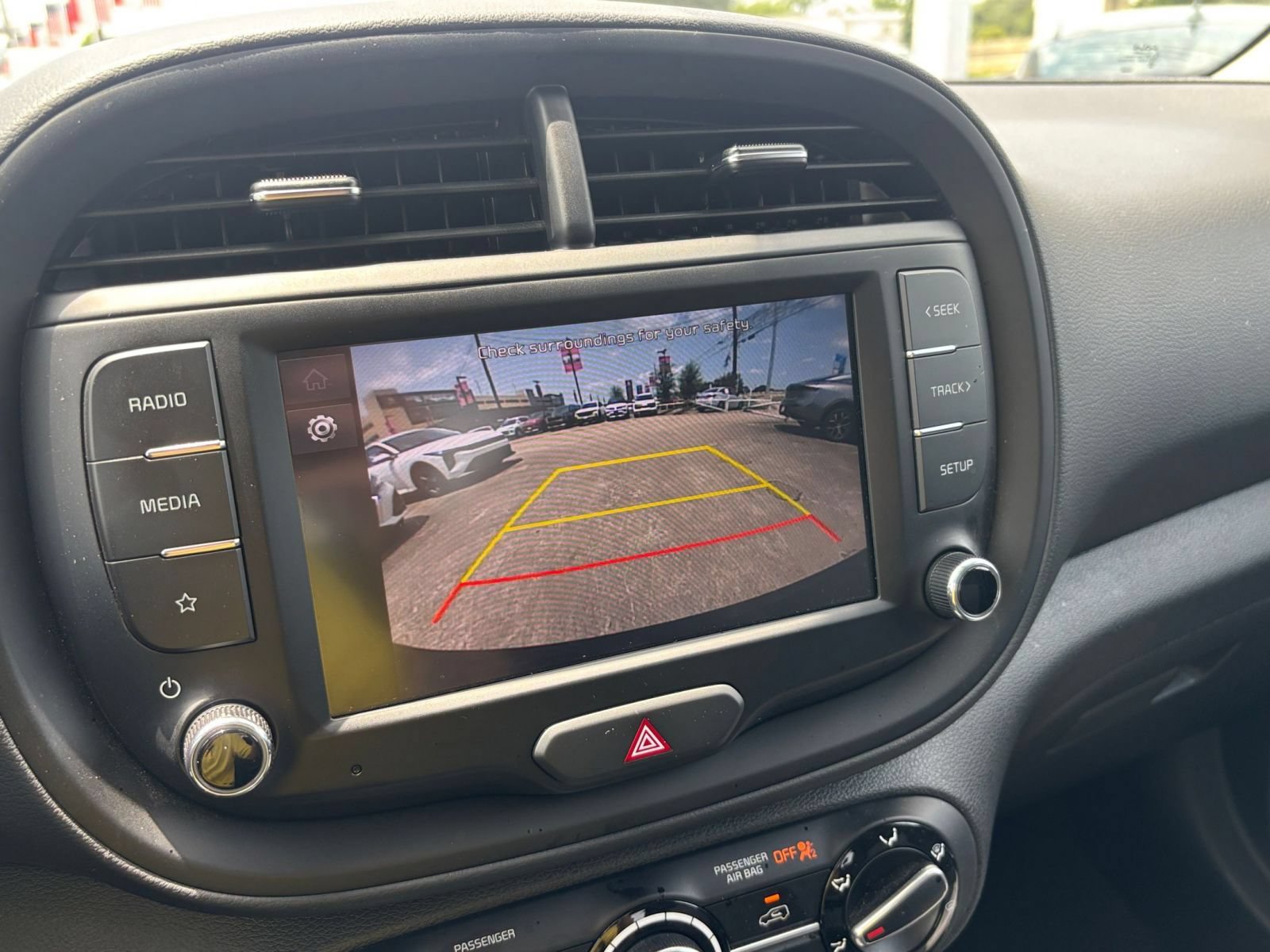 Used 2025 Kia Soul LX w/ LX Technology Package FWD image 18