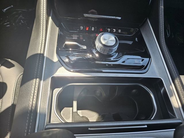 New 2025 Jeep Wagoneer L 4WD w/ Convenience Group I image 25