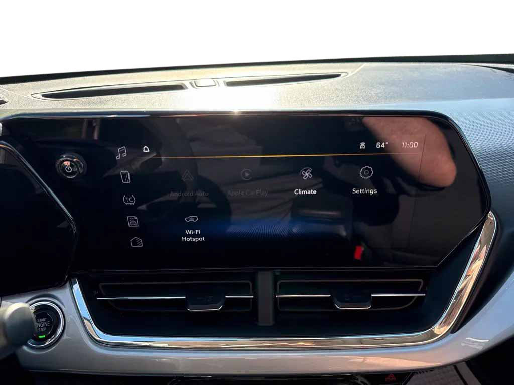 Used 2025 Chevrolet Trax LT FWD image 21