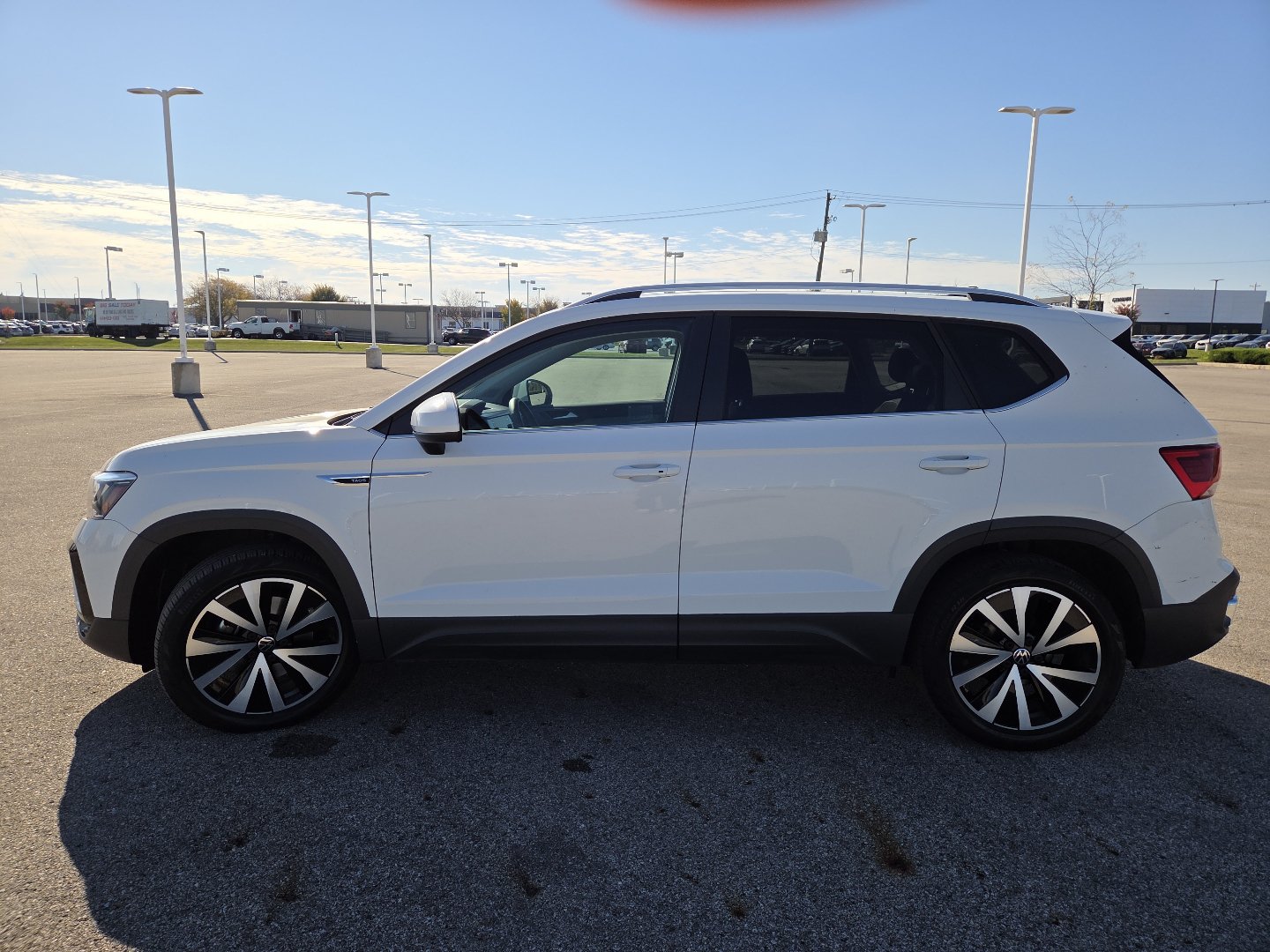 Used 2022 Volkswagen Taos SE FWD image 14