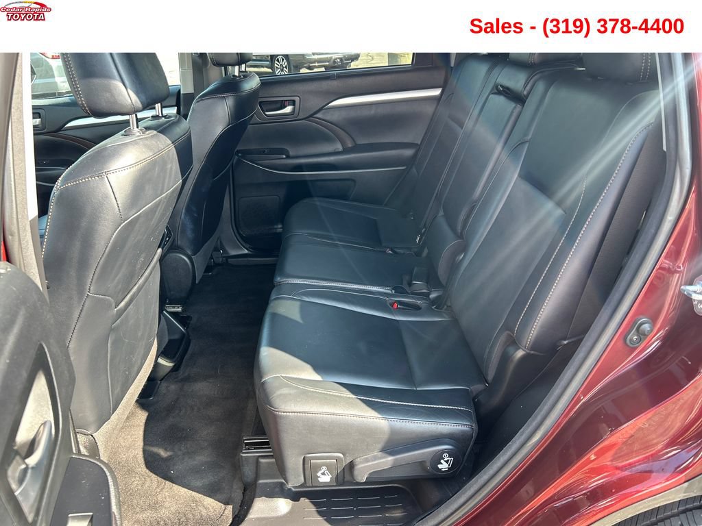 Used 2017 Toyota Highlander XLE w/ Carpet Mat Package AWD/4WD image 23
