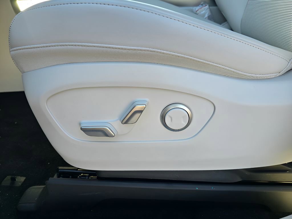 New 2026 Hyundai Ioniq 9 SEL image 16