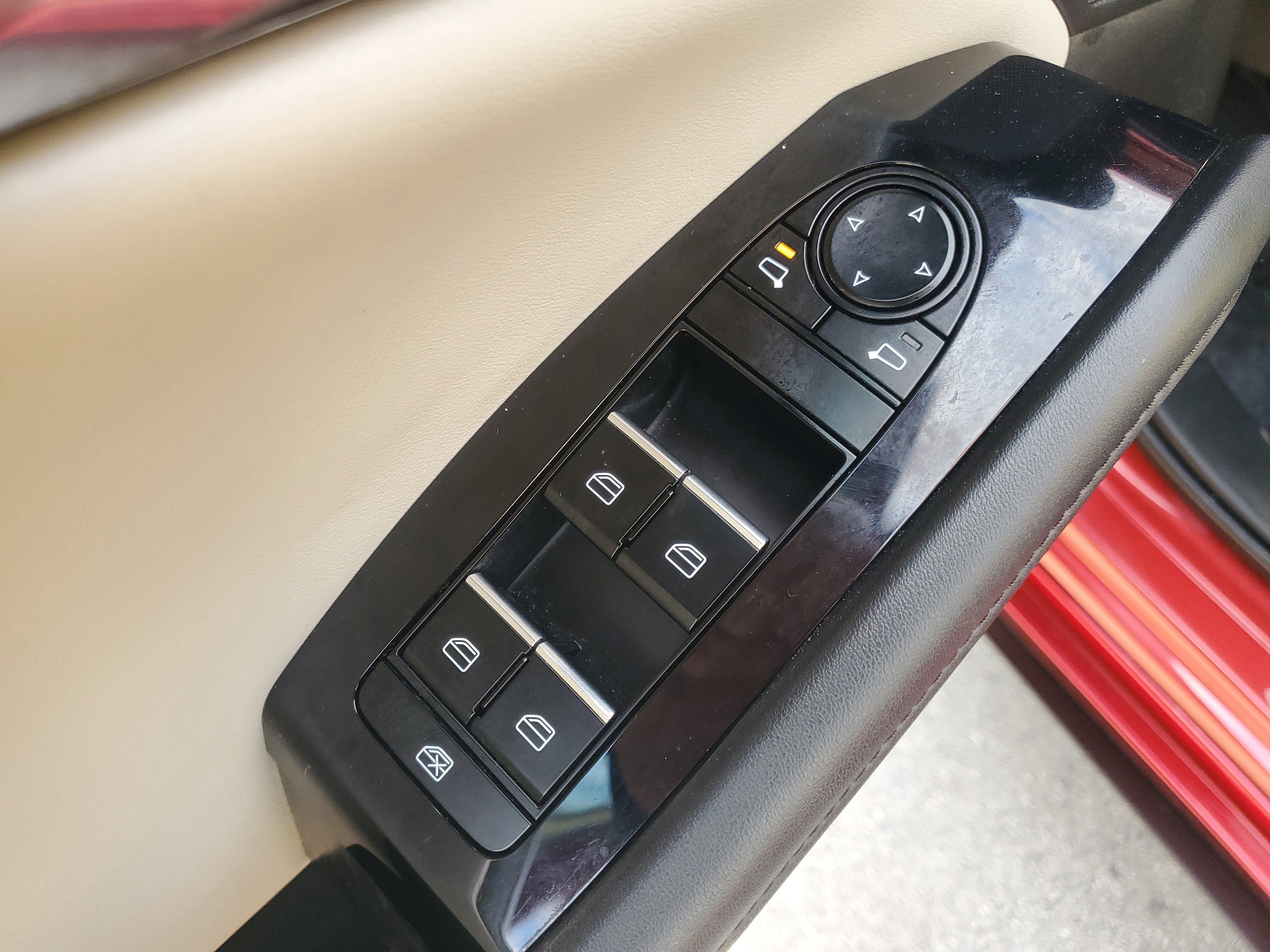 Used 2023 MAZDA MAZDA3 s image 19