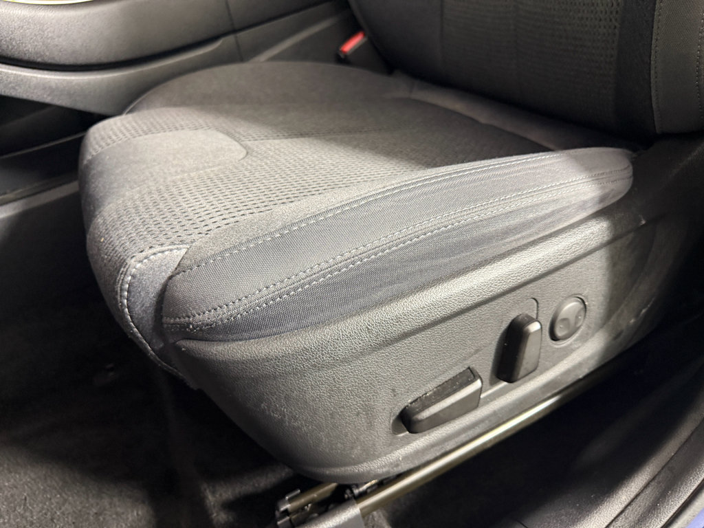 Used 2021 Hyundai Santa Fe SEL w/ Convenience Package image 16